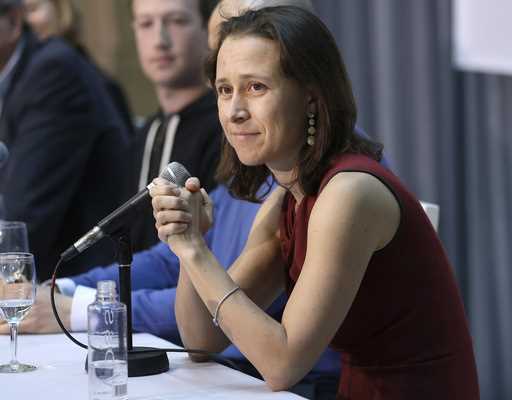 23andMe CEO Anne Wojcicki speaks at an announcement for the Breakthrough Prize in Life Sciences at …