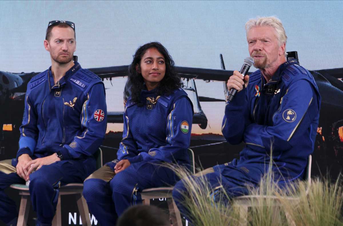 Billionaire Richard Branson reaches space in his own ship ...