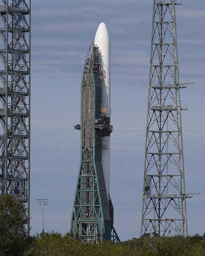 The Blue Origin New Glenn rocket stands ready on Launch Complex 36 at the Cape Canaveral Space Forc…