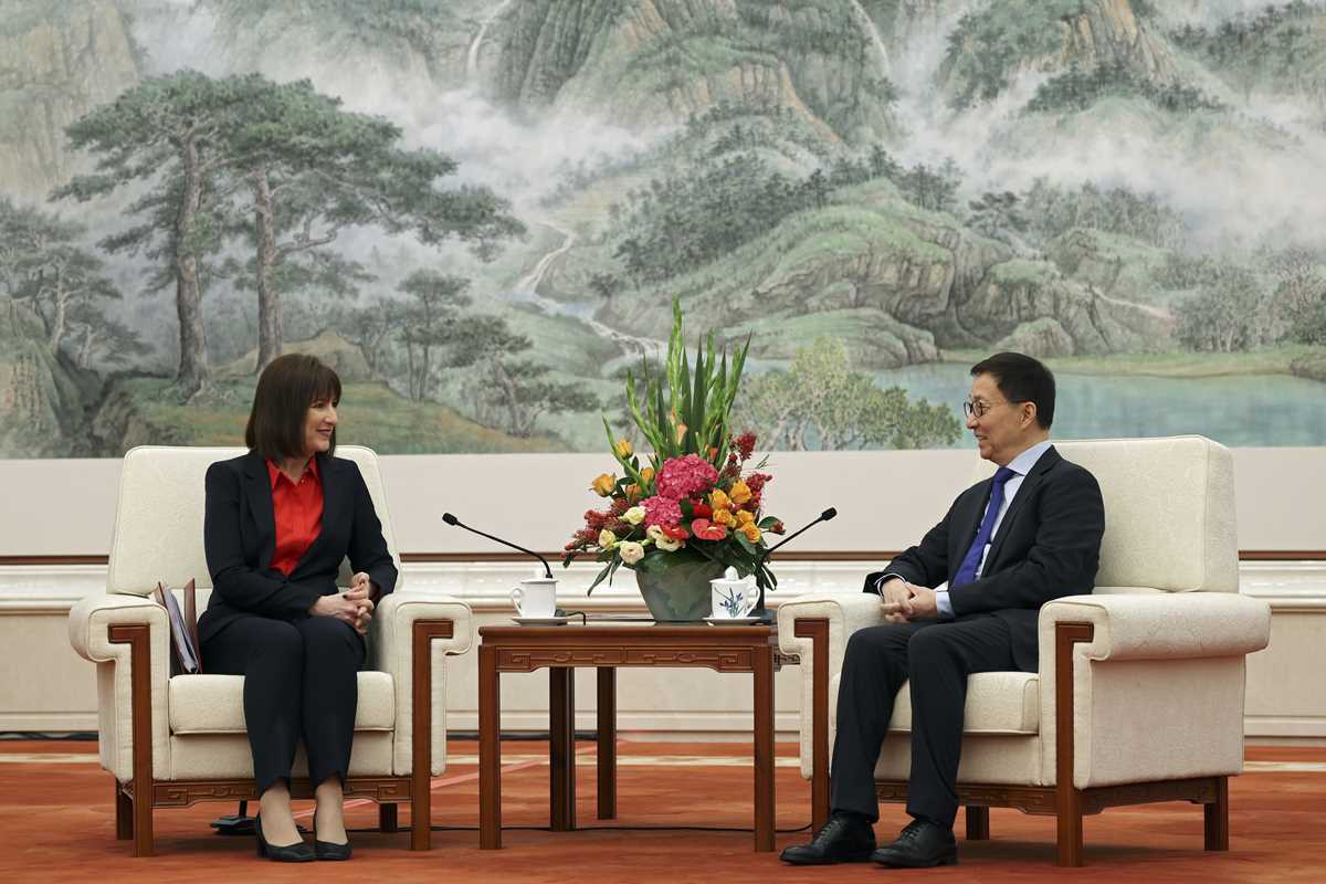 https://www.marketbeat.com/images/associated-press/britain-china-2025-01-10-1-primaryphoto.jpg