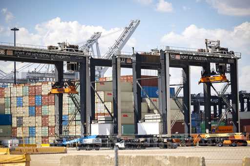 Work is completely stopped at the Barbours Cut Container Terminal during the first day of a dockwor…