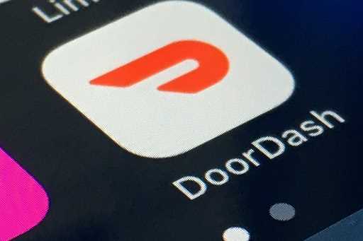 DoorDash orders and revenue beat Wall Street expectations despite disappointing net losses