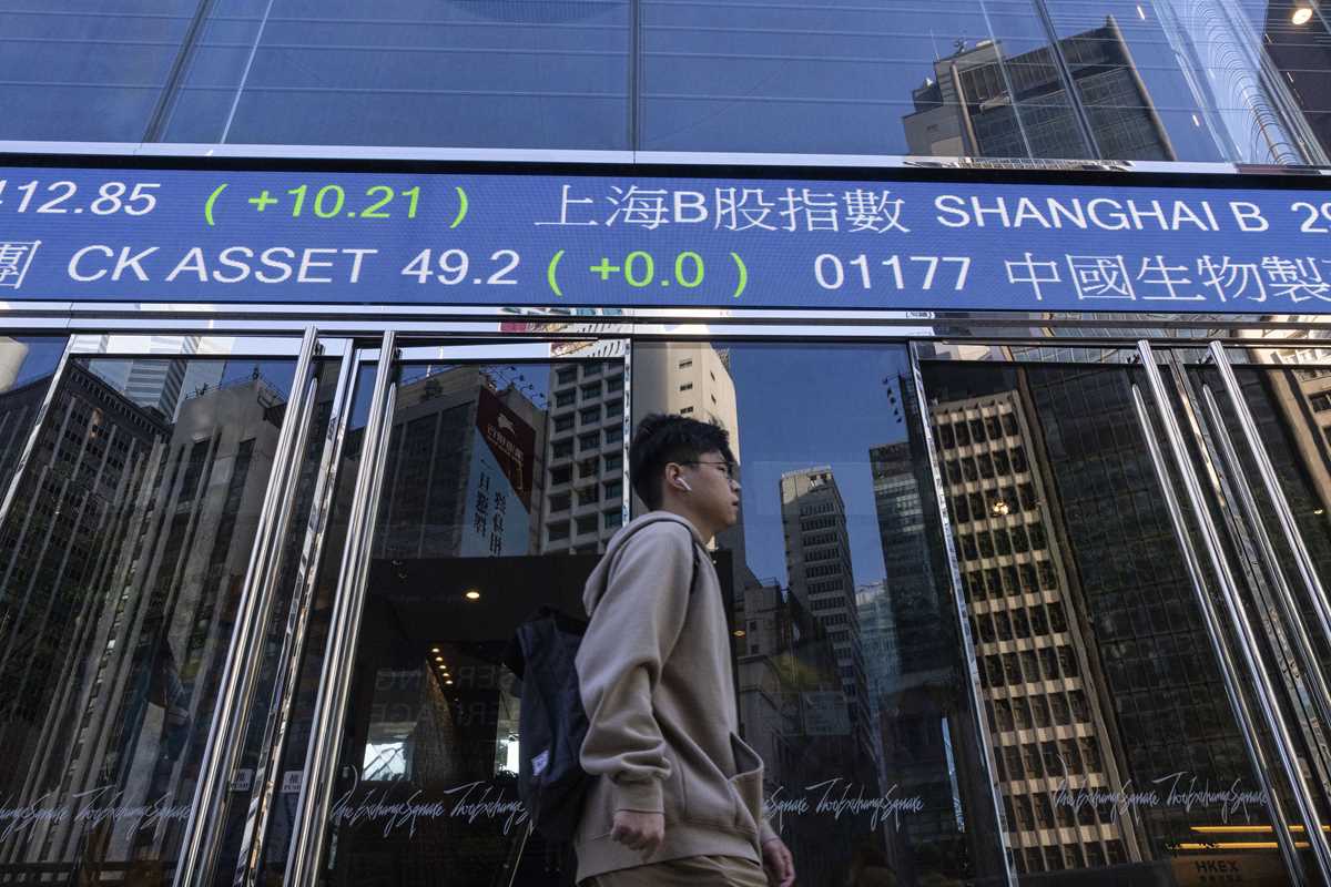 Global Shares, Oil Advance On Strong China Factory Data