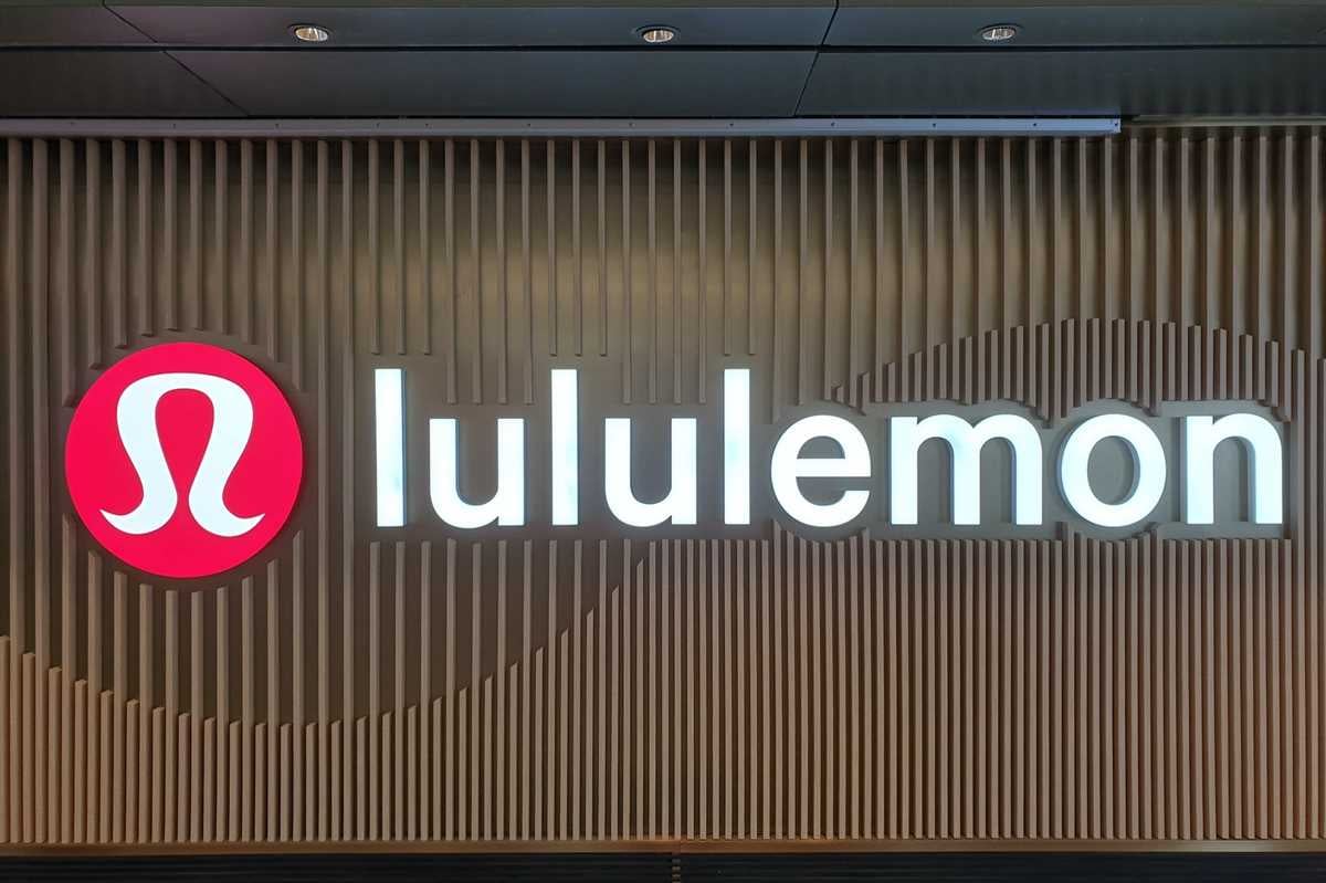 Lululemon Employees Say They Were Fired For Trying To Stop Shoplifters ...