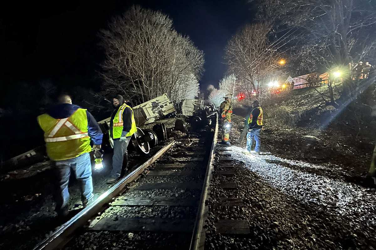 10 cars of cargo train carrying cooking oil and plastic pellets derail ...