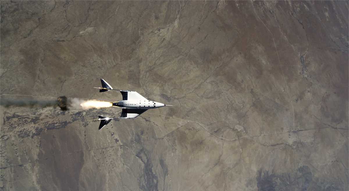 Virgin Galactic rocket ship ascends from New Mexico ...