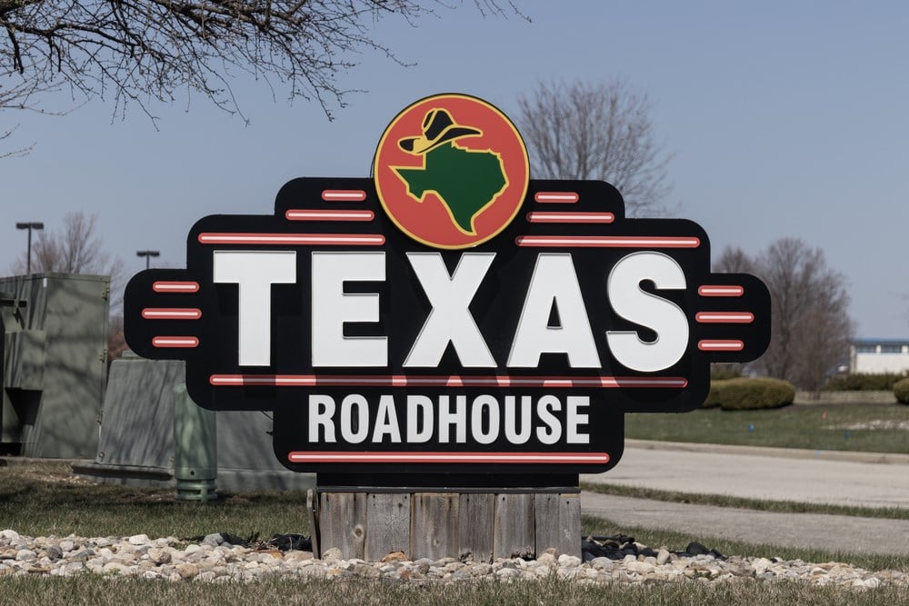 Fishers - Circa March 2023: Texas Roadhouse restaurant. Texas Roadhouse is a legendary steakhouse.