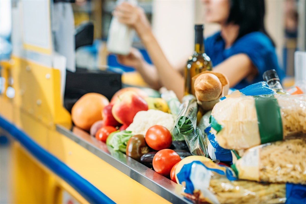 Food fight! Which grocery store stocks will win in 2024?