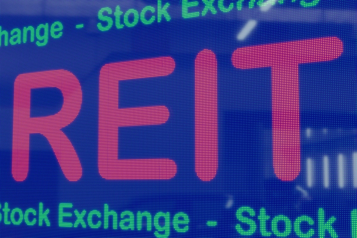 2 REIT stocks set to surge due to red hot data center demand