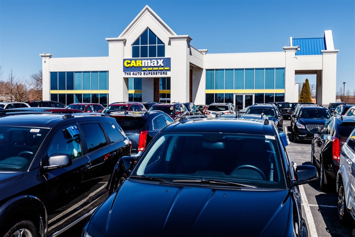 Indianapolis - Circa March 2018: CarMax Auto Dealership. CarMax is the Largest Used-Car Retailer in the US II — Stock Editorial Photography