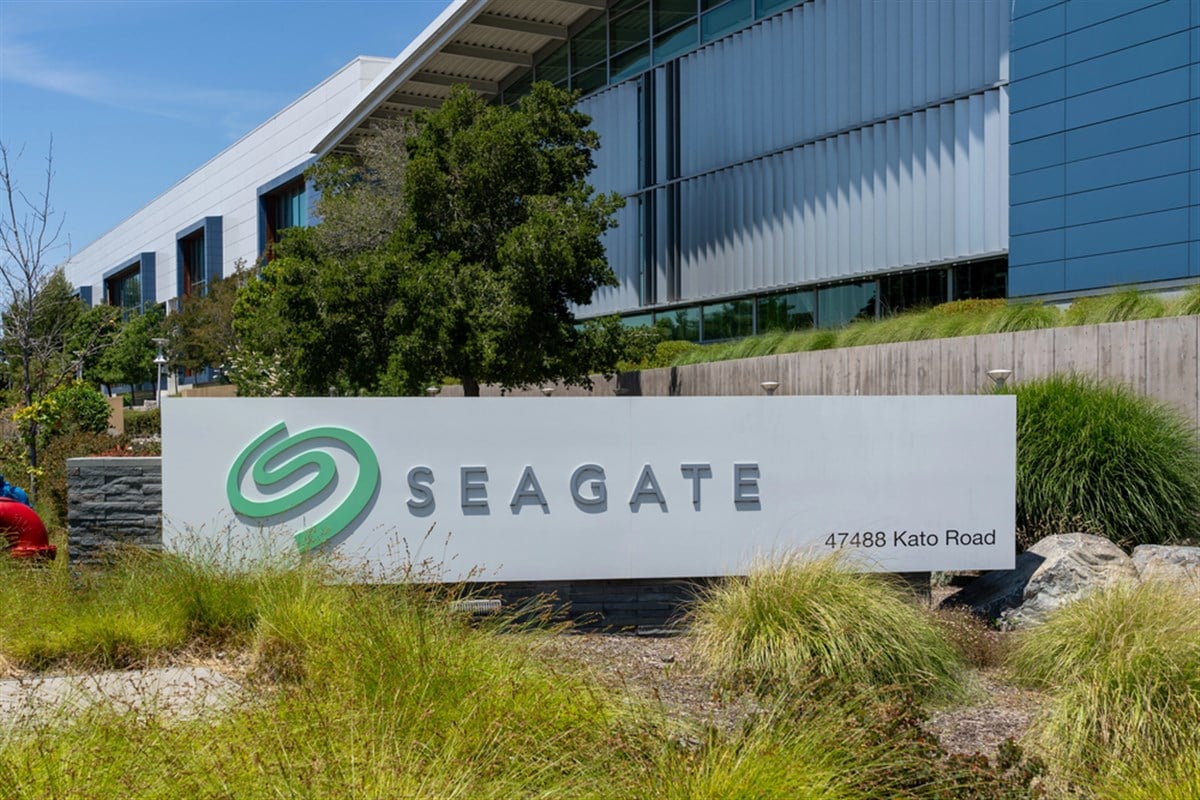 Close up of Seagate sign on the building at its operational headquarters in Fremont, California, USA - June 11, 2023. Seagate Technology Holdings plc is an American data storage company. — Stock Editorial Photography