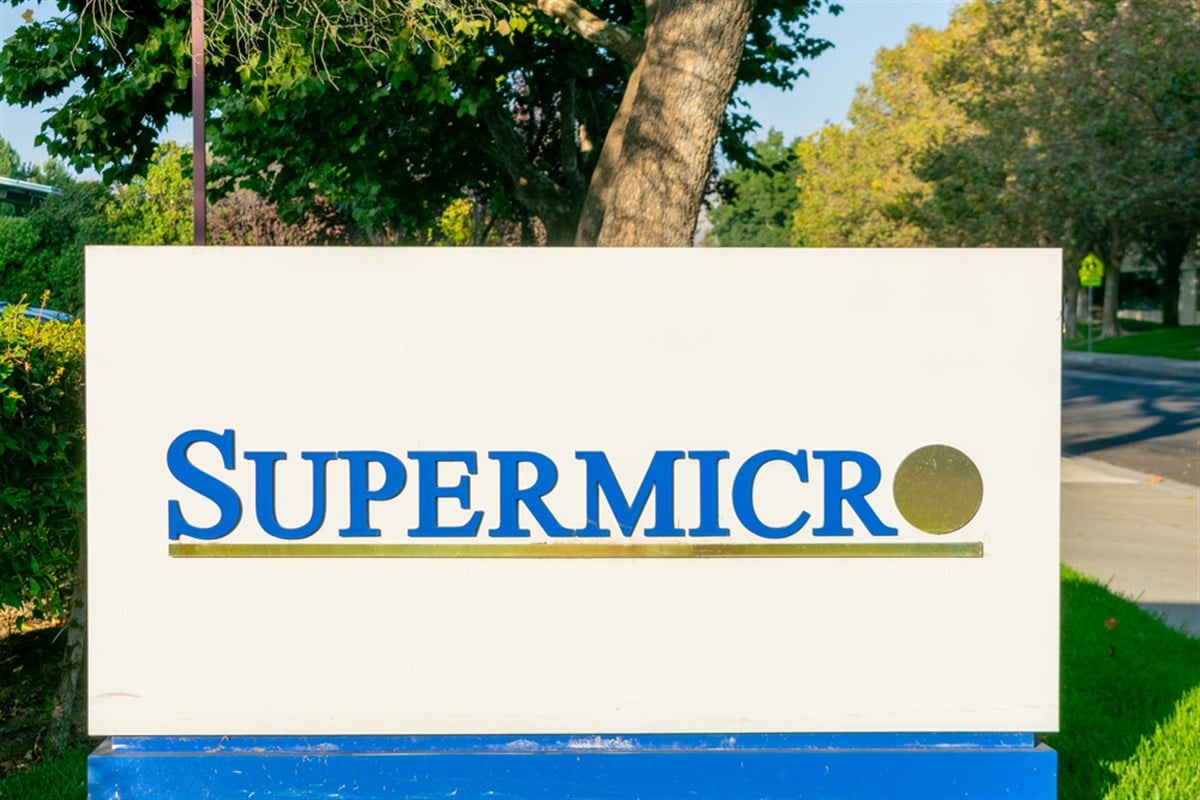 Super Micro logo sign