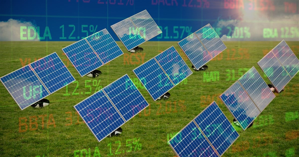 Image of trading board and solar panels on green landscape. Digital composite, multiple exposure, stock market, investment, nature, solar energy, electricity, green technology and sustainability. — Photo