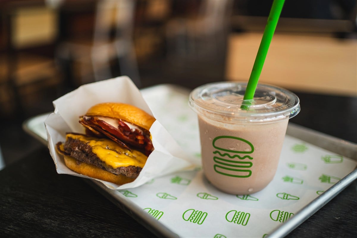 Photo a Shake Shack burger and milkshake