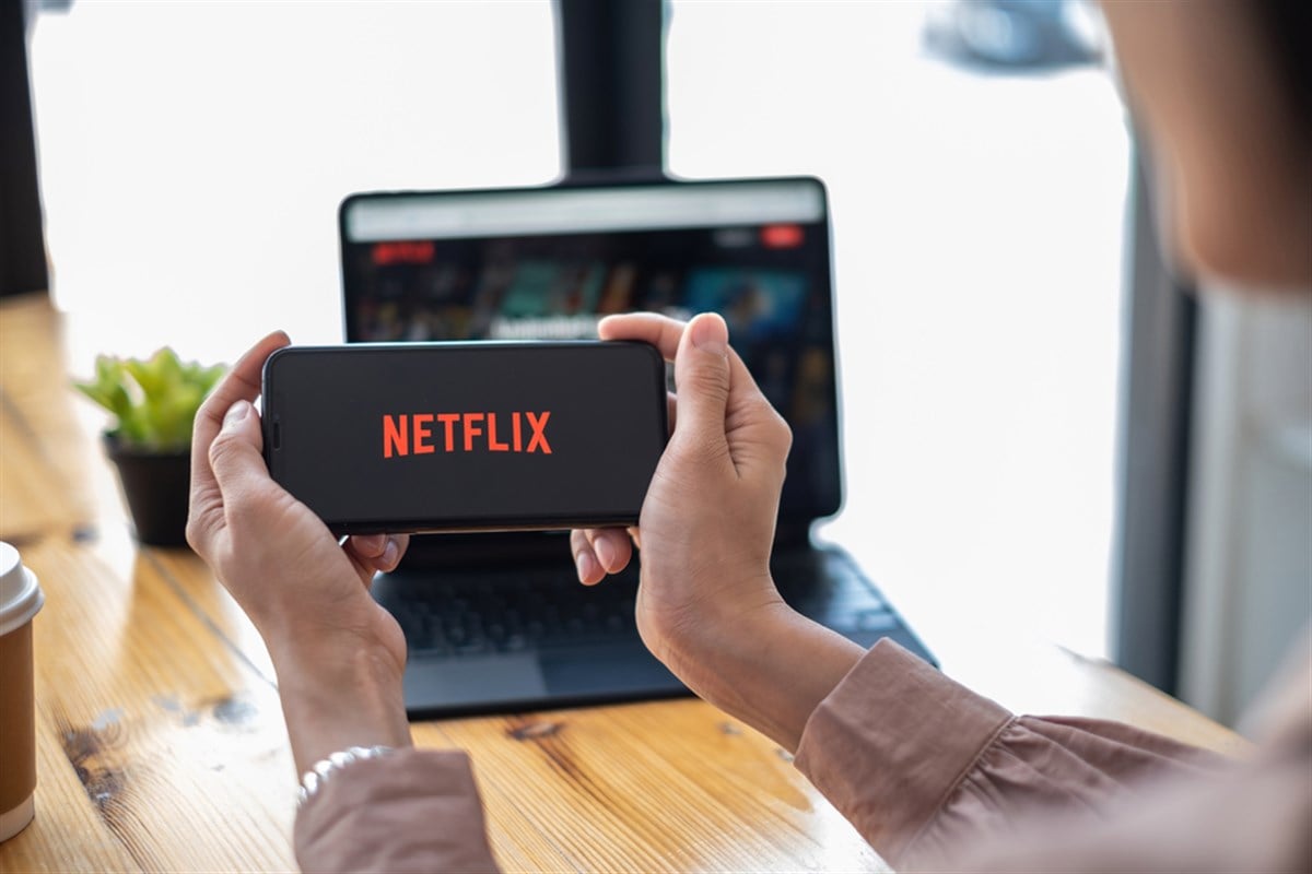 Netflix shares near all-time highs: ,000 target in sight

 News ad