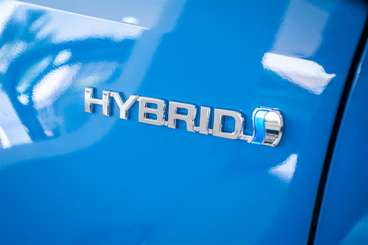 The Best Hybrid Stocks for Growth in 2025

 News ad