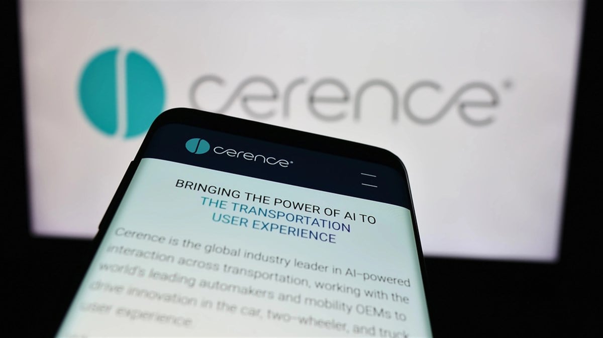 Stuttgart, Germany - 07-06-2024: Smartphone with website of US automotive software company Cerence Inc. in front of business logo. Focus on top-left of phone display. — Stock Editorial Photography