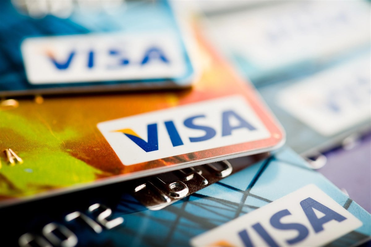 Pile of Visa credit cards - Stock Editorial Photography