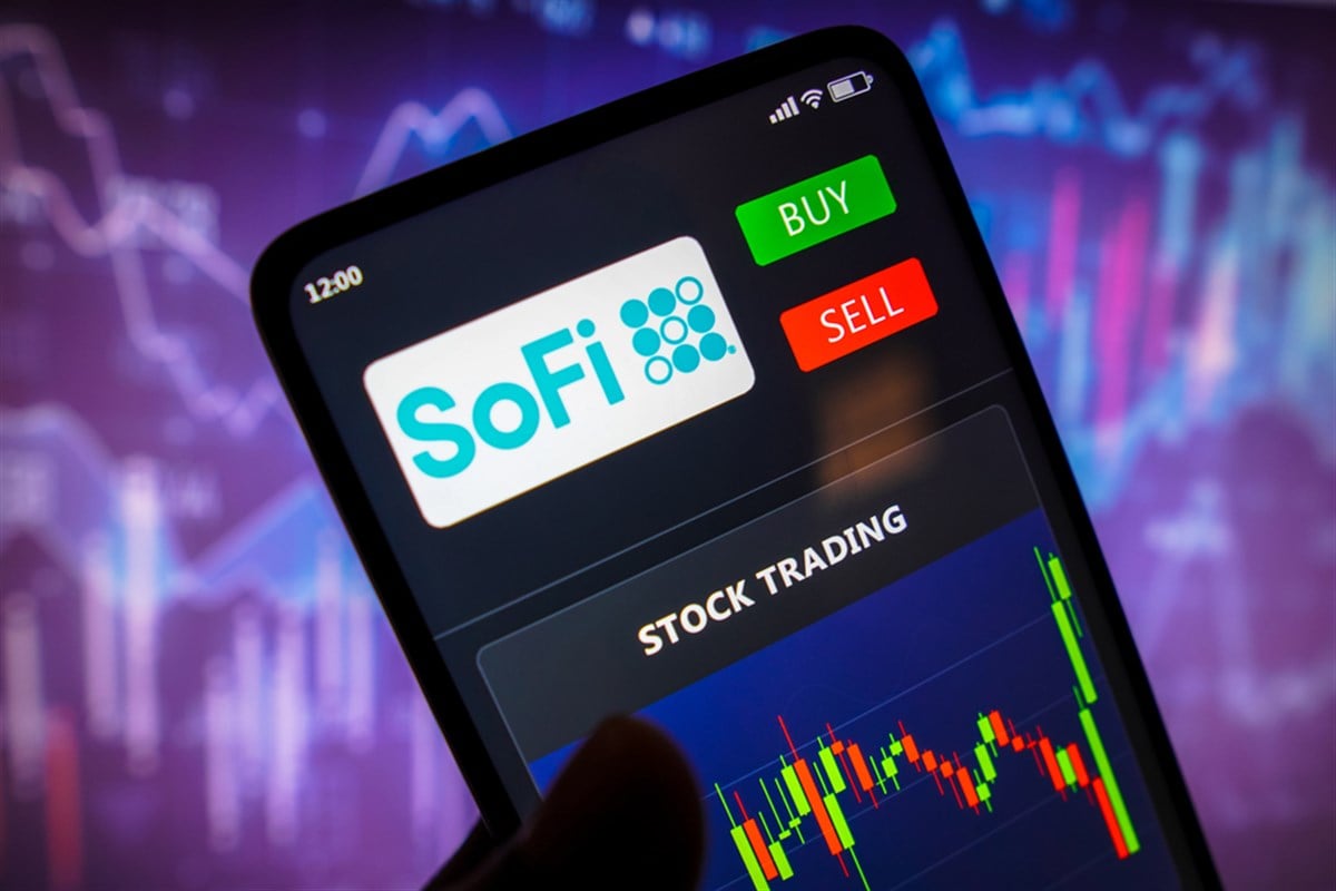 May 11, 2022, Brazil. In this photo illustration the stock trading graph of SoFi Technologies seen on a smartphone screen