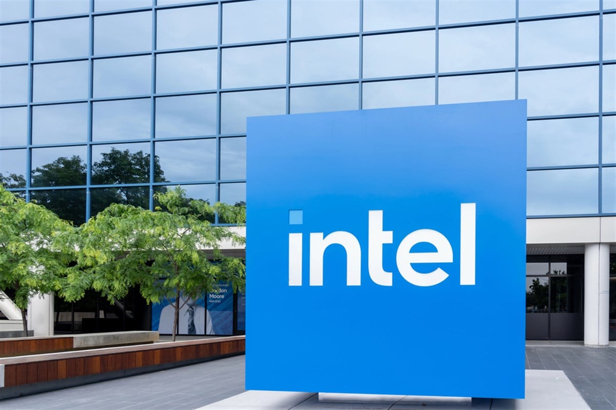 Intel headquarters in Silicon Valley, Santa Clara, California, USA - June 10, 2023. Intel Corporation is an American multinational corporation and technology company. — Stock Editorial Photography