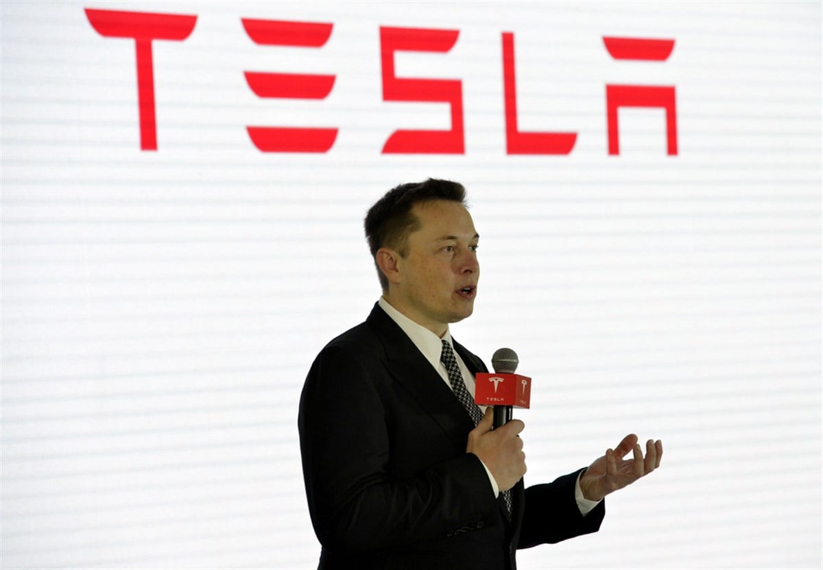 Tesla CEO Elon Musk speaks during a press conference for Tesla Firmware 7.0 in Beijing, China, 23 October 2015 — Stock Editorial Photography