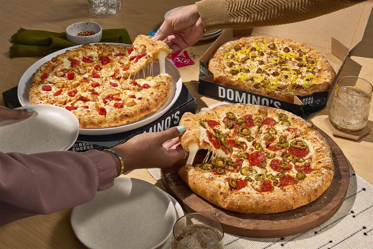 25 M2TSC + M2TSC + M2TSC + Hands - Domino's press kit photo