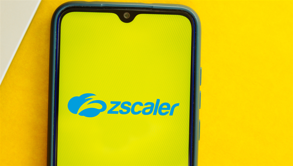 September 7, 2020, Brazil. In this photo illustration the Zscaler logo seen displayed on a smartphone — Stock Editorial Photography