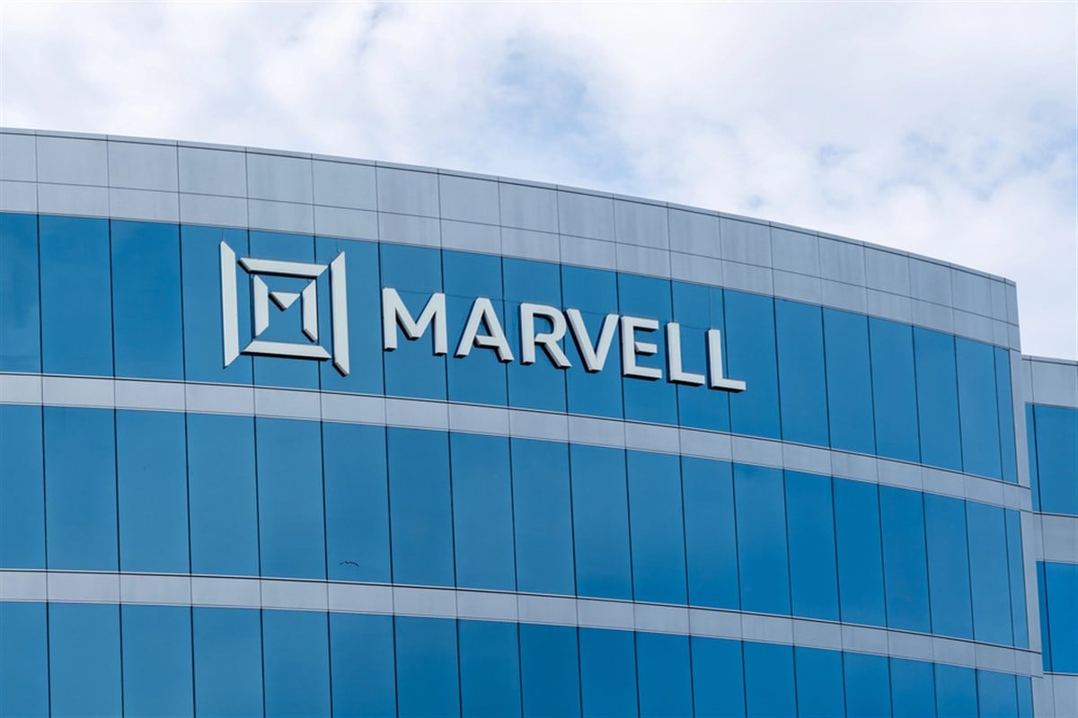 Marvell Technology office building in Santa Clara, California, USA - June 10, 2023. Marvell Technology is an American company which develops and produces semiconductors and related technology. — Stock Editorial Photography