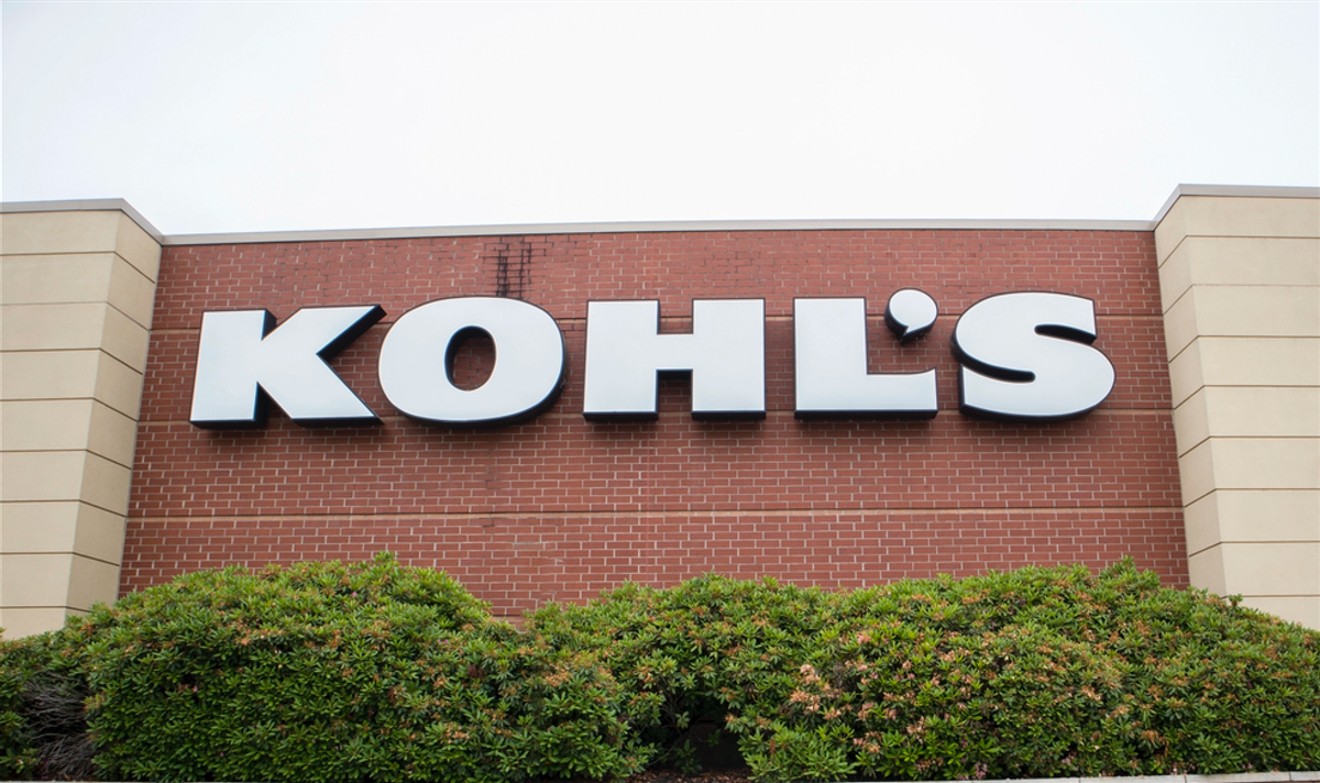 Snellville, Ga / USA - 05 22 20: Kohl's sign on a brick wall - Stock Editorial Photography