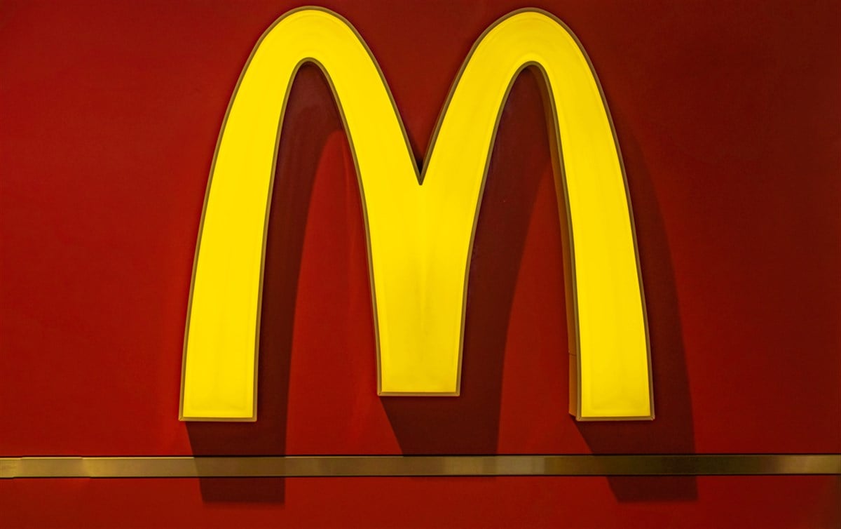 McDonald's sign M