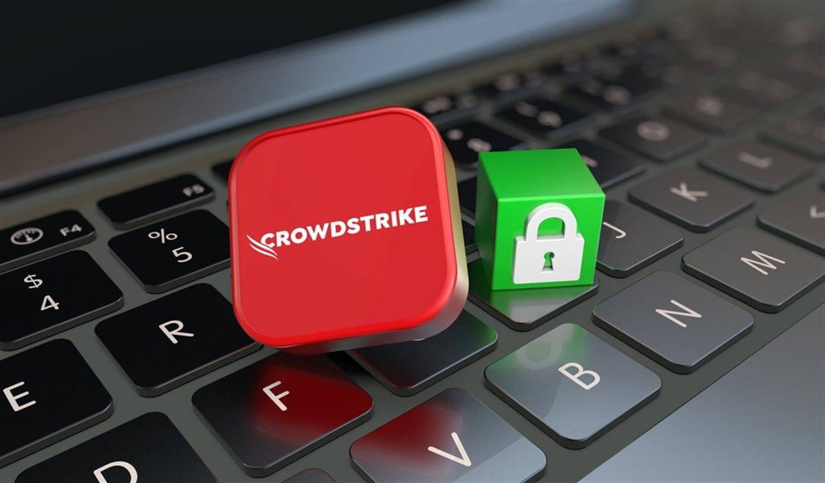 CrowdStrike logo padlock computer