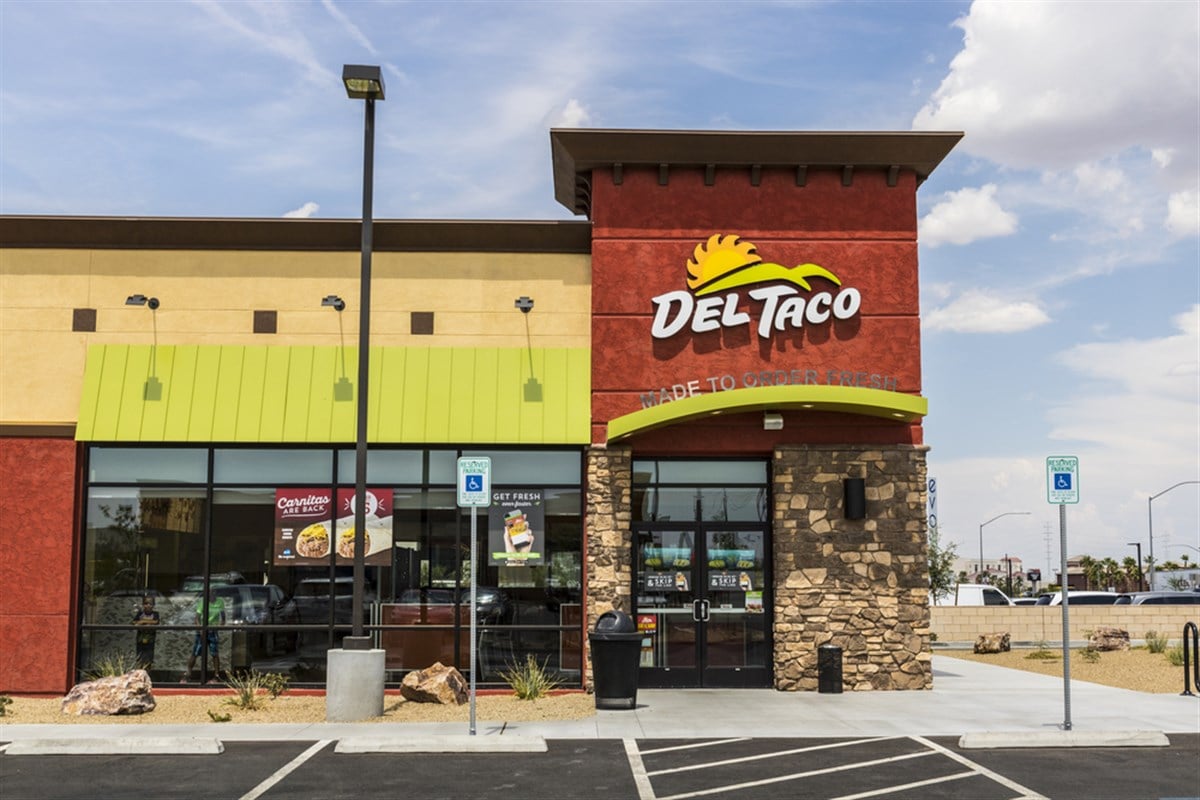 Del Taco Restaurants Serves Up Combo Platter of Reasons to Buy In