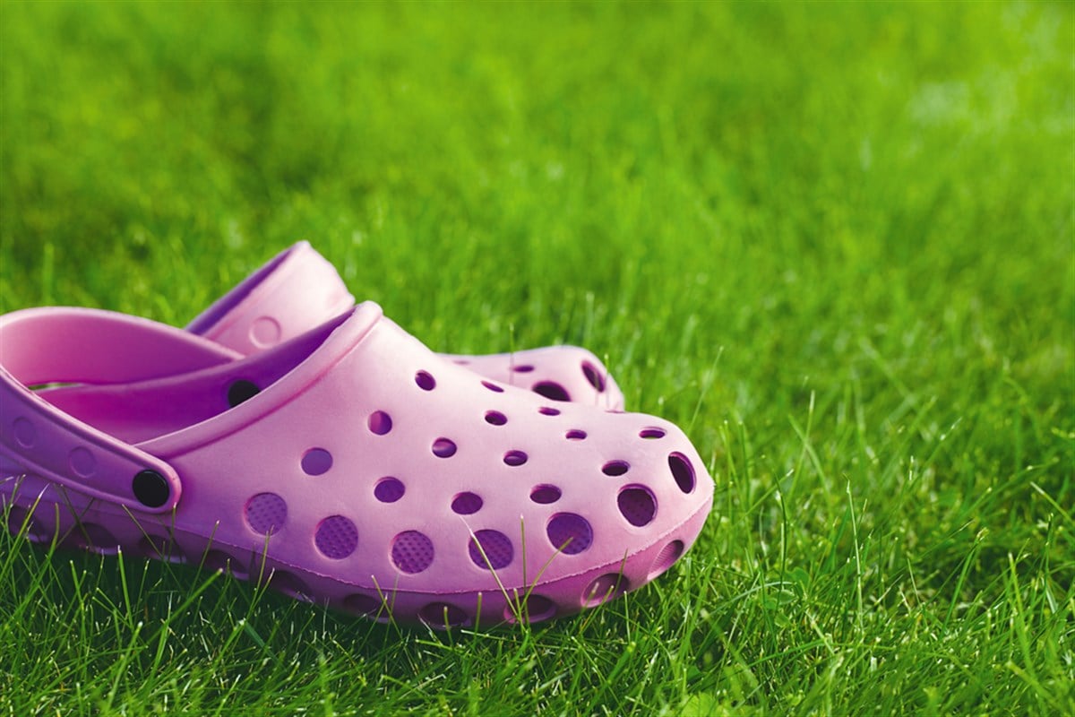 Crocs (NASDAQ: CROX) Stands Out in Footwear Industry: Does It Have More Room to Run?