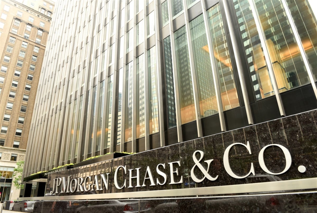 Big Year for Banks as Bank of America Securities Upgrades JPMorgan Chase (NYSE:JPM)