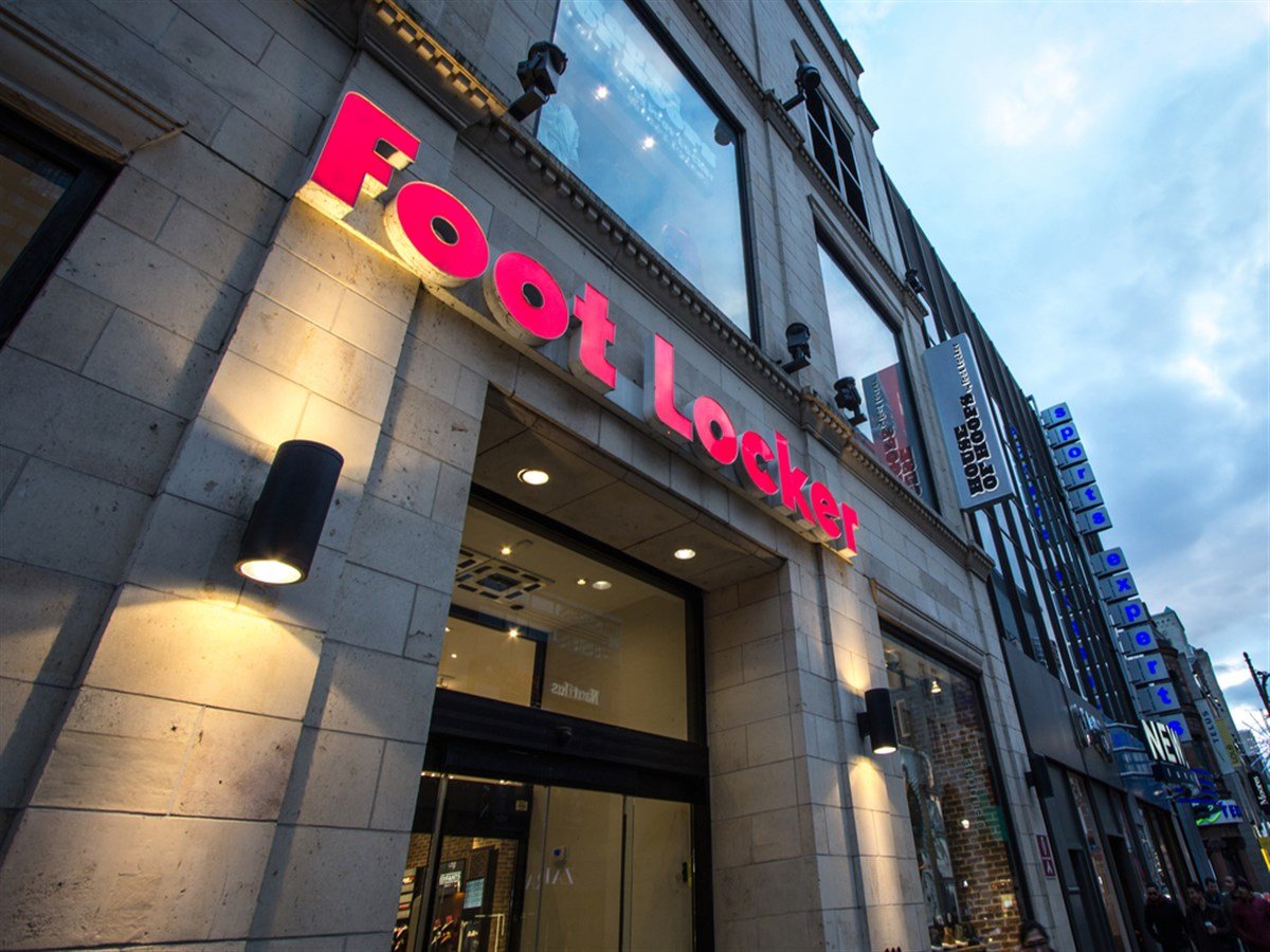 Foot Locker (FL)  Loses Ground, Price Target, Ratings Cut at Susquehanna