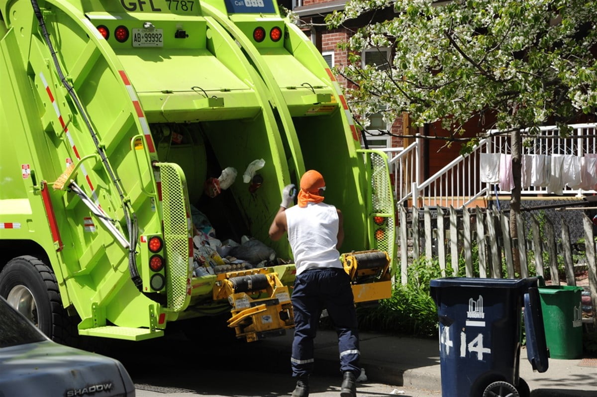 Waste Management (NYSE:WM) Turning Trash Into Cash