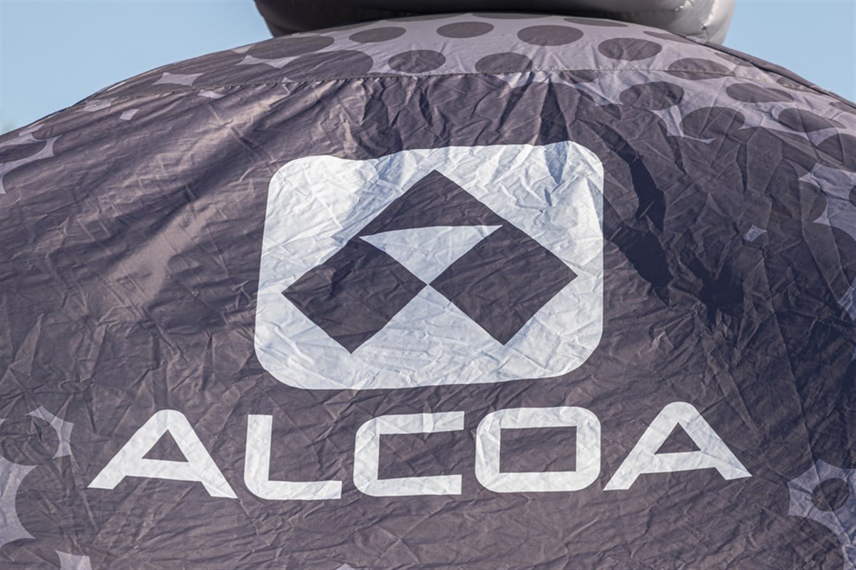 Bellwether Alcoa Quietly Rises After Blow Out Quarter