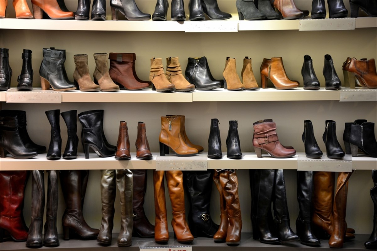 Buy Shoe Carnival On Post-Earnings Weakness 