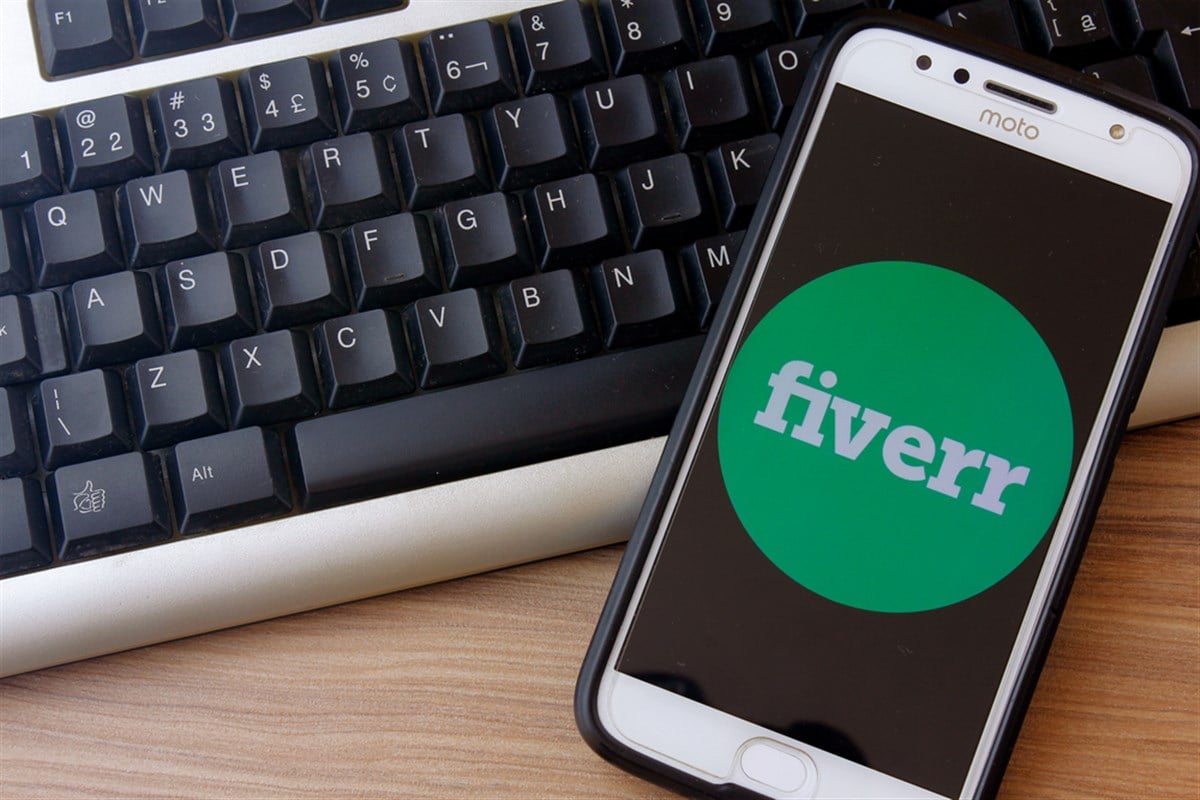 Should Fiverr Investors Be Worried About LinkedIn?