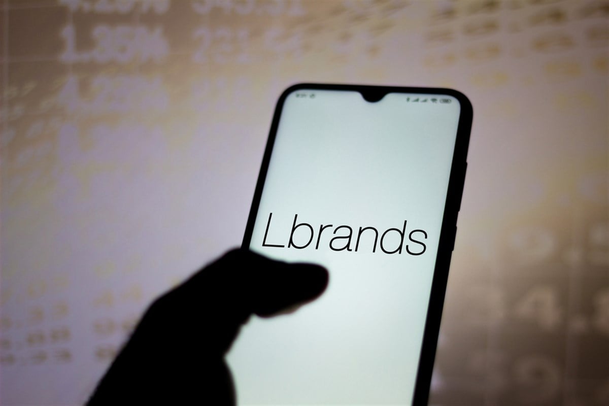 L Brands (NYSE:LB) Reversal Gains Momentum