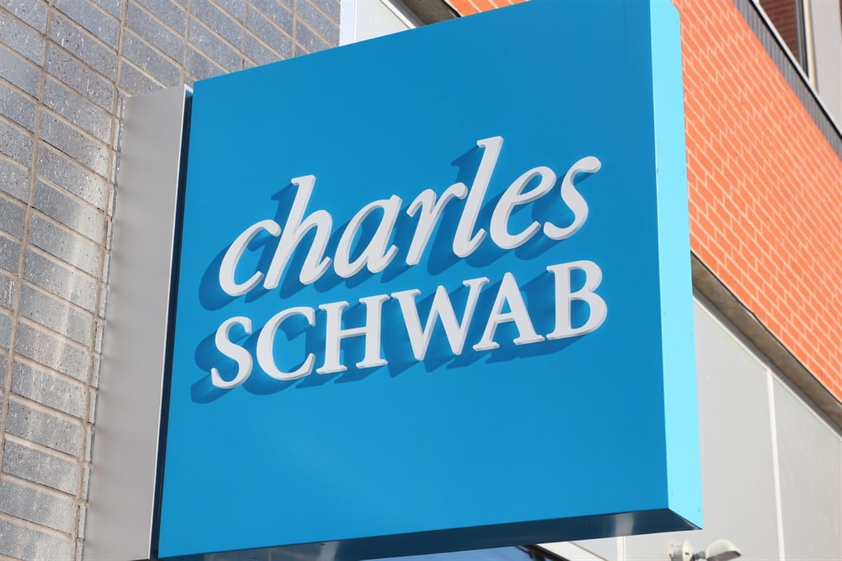 Charles Schwab (NYSE: SCHW) Has Tailwinds in 2021