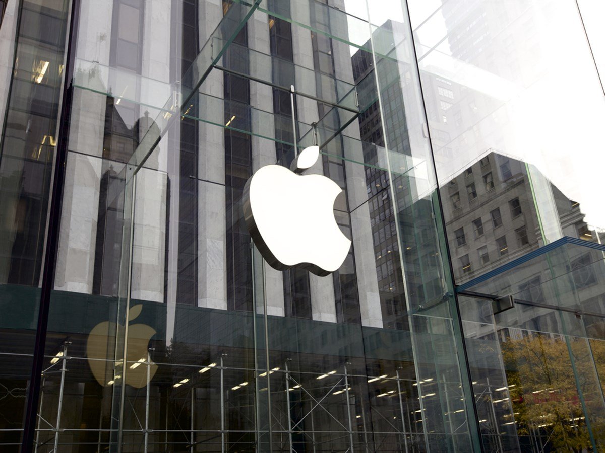 What is Causing Apple&rsquo;s Stock to Fall Despite Strong Demand?