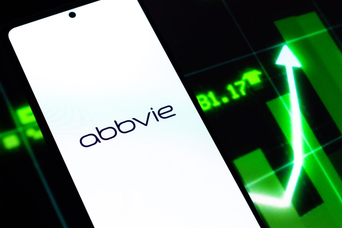 Should You Buy AbbVie Ahead Of Earnings?