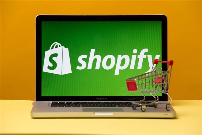Shopify Braces Investors for Q1 2023 Slowdown