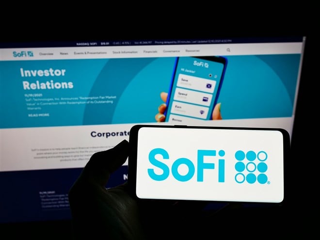 SoFi earnings knocks it out of the park, buying opportunity? 