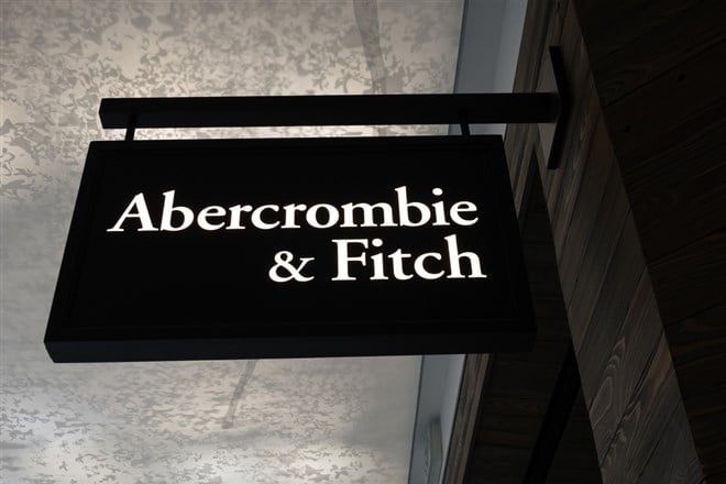 Here’s how Abercrombie’s “Chase” strategy keeps printing money