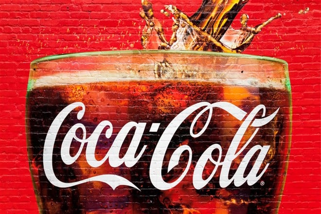 Coke's financial fizz: Q4 earnings sparkle amidst market shakes