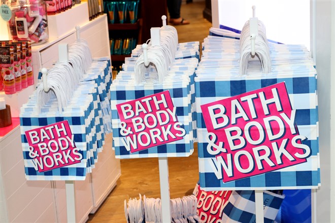 Bath and Body Works shopping bags