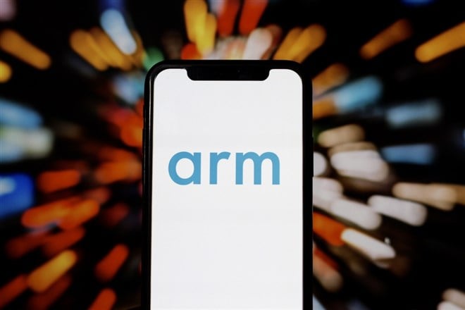 Arm Holdings and Micron: Top 2 AI Stocks to Buy and Hold