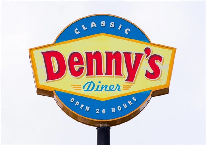 Denny's restaurant sign